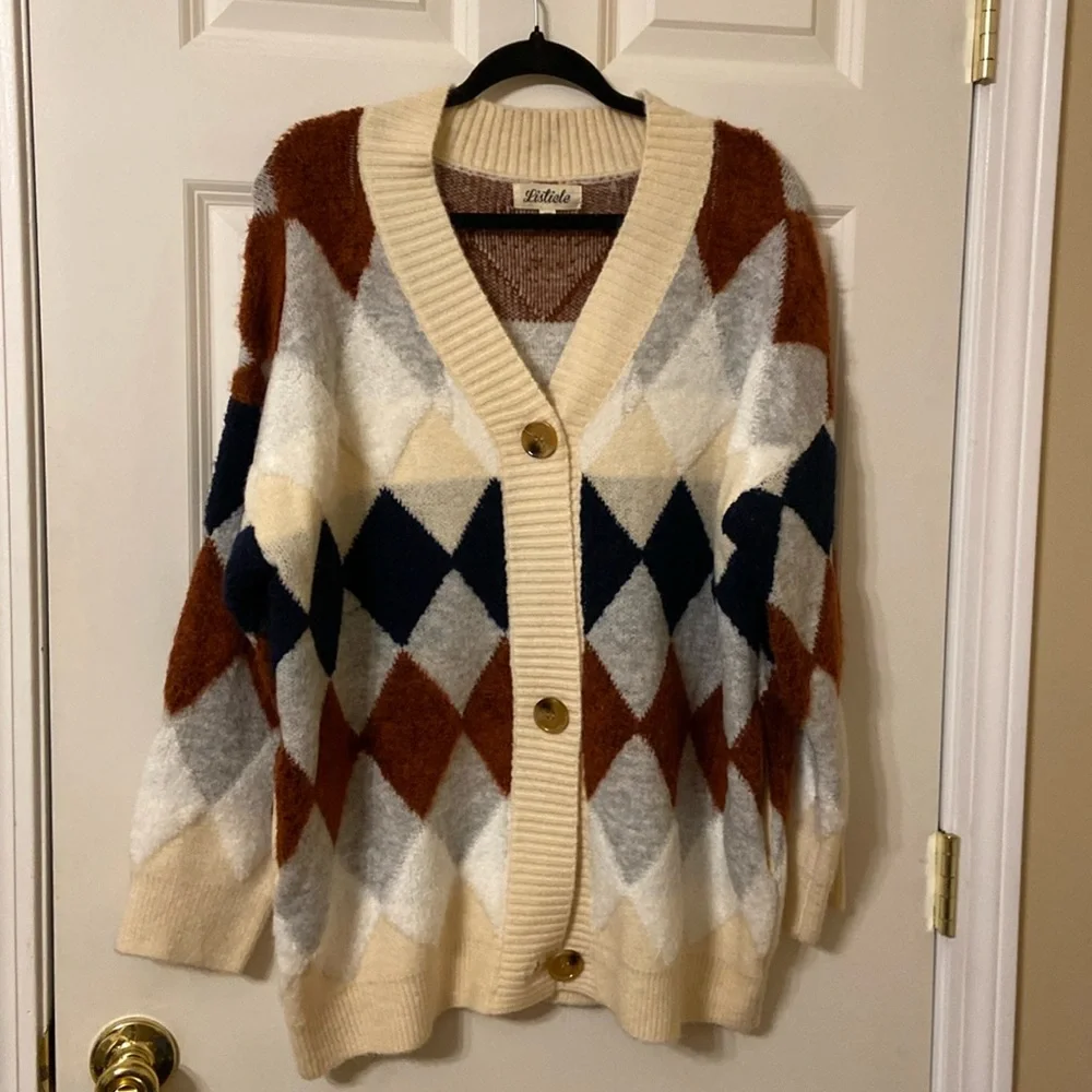 Listicle Oversized Medium Argyle Cardigan Fuzzy Cozy Sweater
